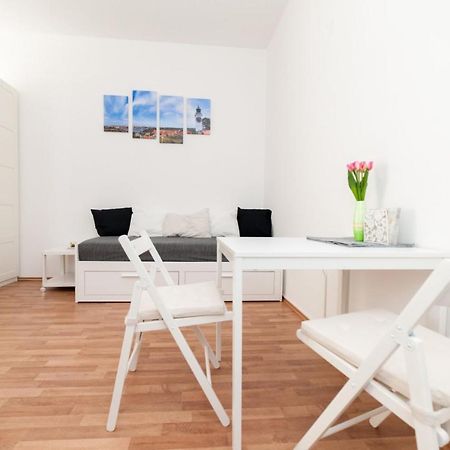 Mia Apartment Novi Sad Buitenkant foto