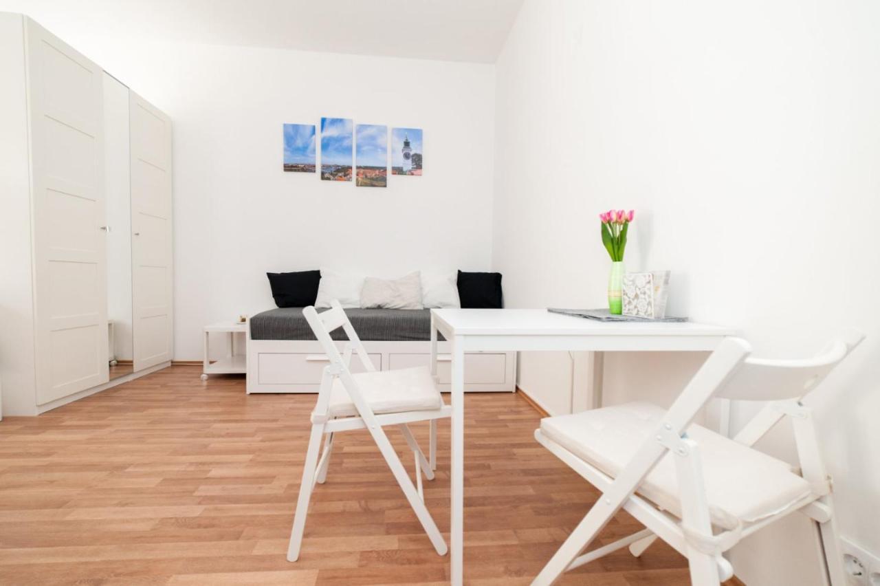 Mia Apartment Novi Sad Buitenkant foto